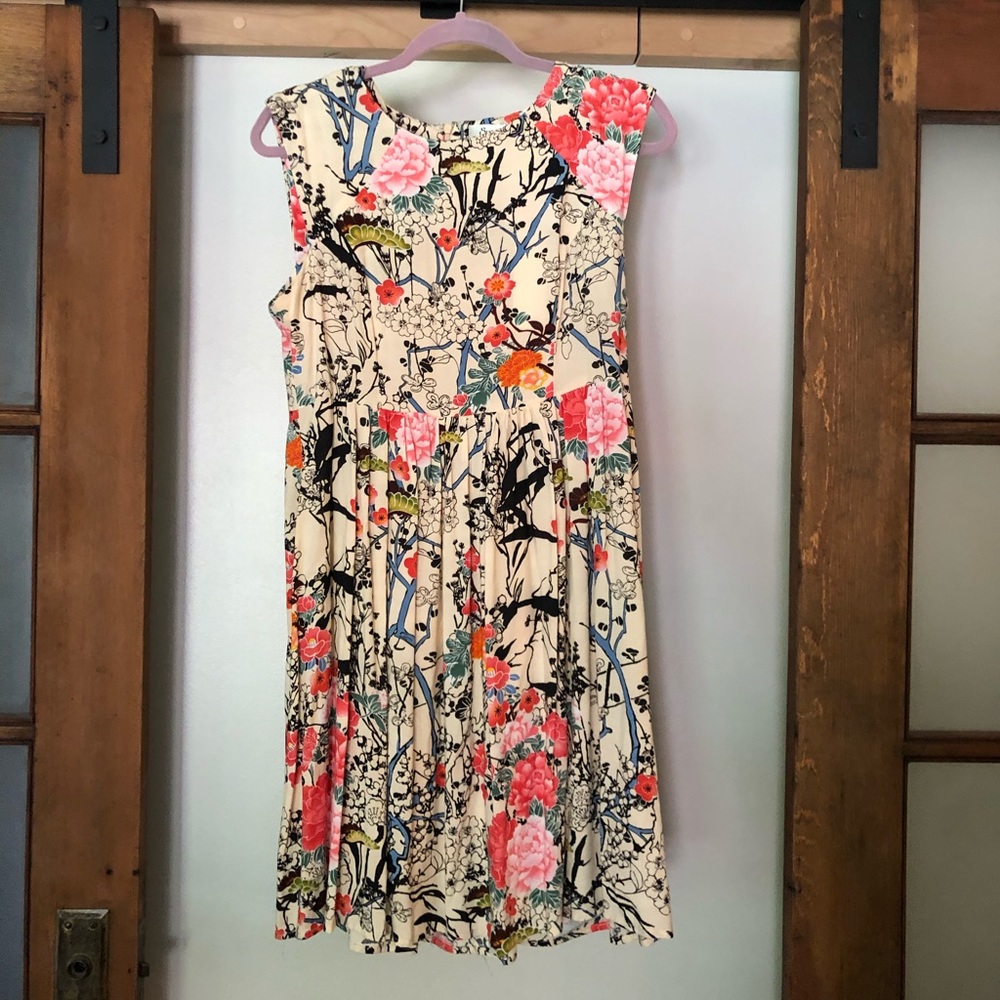 Flowers and birds sleeveless dress